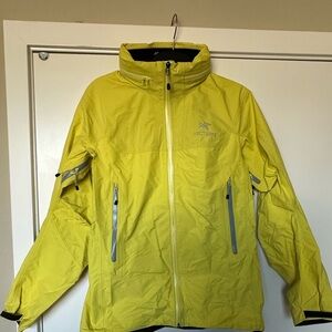Arc’teryx Goretex Jacket Women’s M